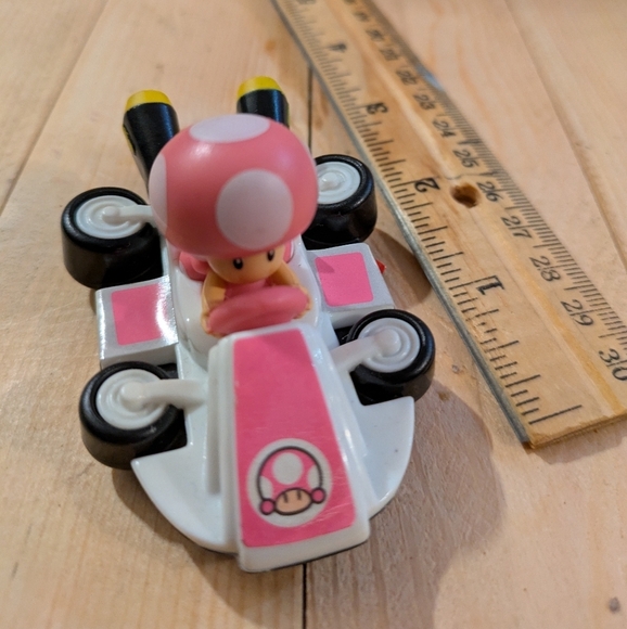 Nintendo 2022 Kart Racer Mario Pink and White Toy Kart - Picture 1 of 5